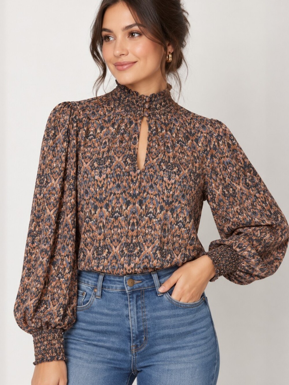Evereve abstract print keyhole blouse size S